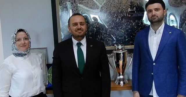 Hayat Hastanesi nden Bursaspor a destek ziyareti Dr. Fatih Özkul, Bursaspor Vakfı üyesi oldu Bursa Haberleri