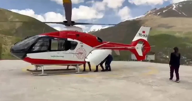 Helikopter ambulans, 78 yaşındaki hastayı Van’a sevk etti