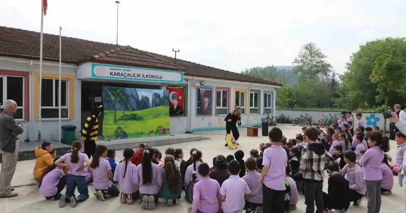 5 bin öğrenci tiyatro ile buluşuyor