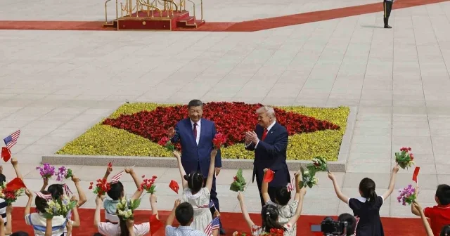 Çin’de Donald Trump’a çocuklu karşılama: Tienanmen Meydanı’nda dikkat çeken tören VİDEO İZLE
