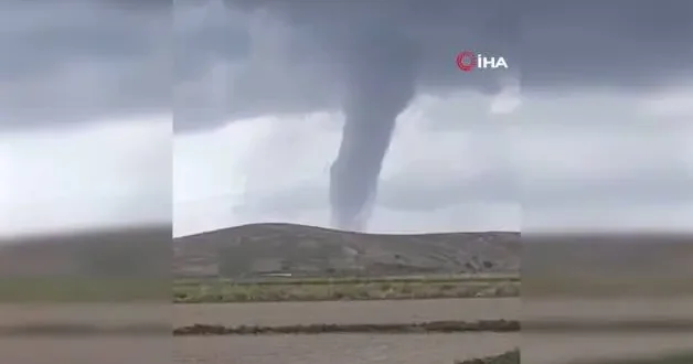 İzmir de Ege açıklarında dev hortum kamerada