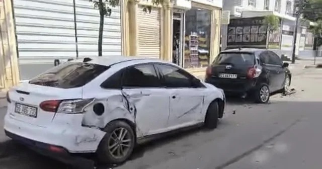 Park halindeki 5 otomobile çarpan sürücü aracını bırakarak kayıplara karıştı Batman Haberleri