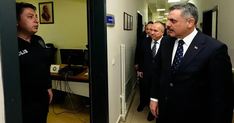 Bakan Çiftçi, polis merkezi amirliğini ziyaret etti