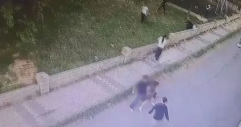 Büyükçekmece de 15 yaşındaki Abdulbaki nin öldüğü bıçaklı kavga kamerada