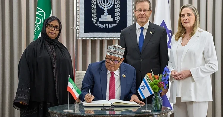 Somali deki ayrılıkçı bölgenin lideri İsrail e gitti