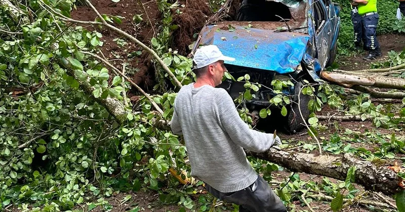 Rize de kamyonet uçuruma yuvarlandı: Karı koca hayatını kaybetti