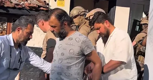 Saatlerce polise direnen firari katil yakalandı: Kapıyı çalsaydınız açardım VİDEO İZLE