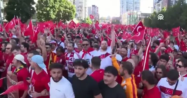 Türk ateşi Vancouver ı yaktı! Kanada da muhteşem atmosfer