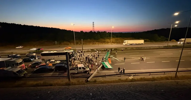 Kuzey Marmara Otoyolu nun Anadolu istikameti trafiğe kapatıldı