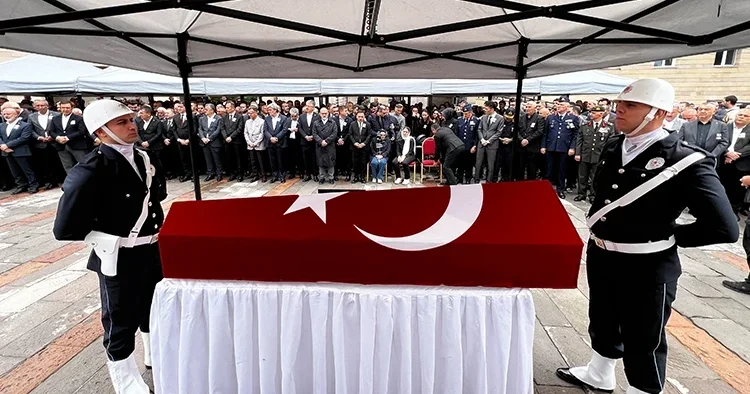 Hayatını kaybeden Vali Yardımcısı Şenol Esmer için tören