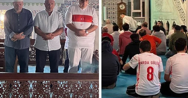 Vatandaşlar, sabah namazına milli formayla katıldı