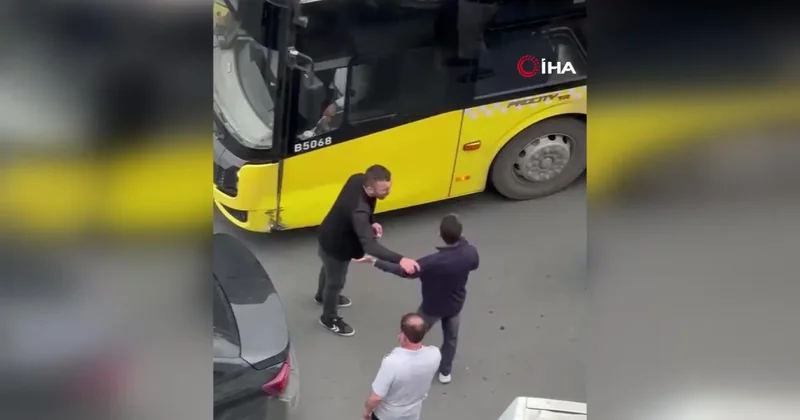 Arnavutköy’de İETT otobüsü otomobille çarpıştı: Sürücü sinir krizi geçirdi