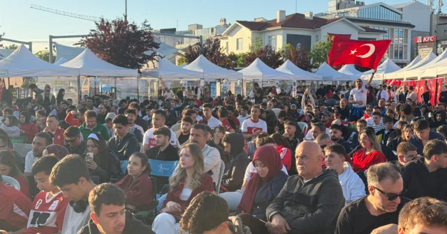 Yalova dev ekranda milli maç heyecanı Yalova Haberleri