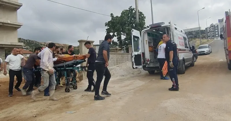 Asansör boşluğuna düşen müteahhit yaralandı