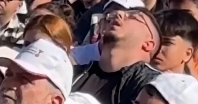 Kahramanmaraş ta maçı izlerken uyuyakaldı VİDEO İZLE