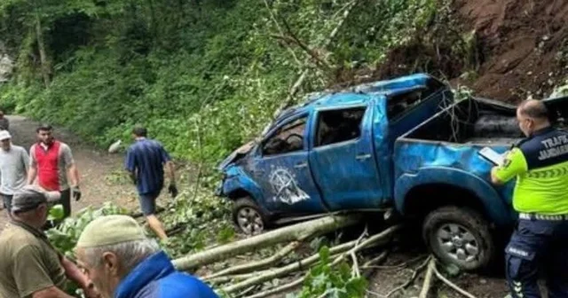 Uçuruma yuvarlanan kamyonetteki çift öldü Rize Haberleri
