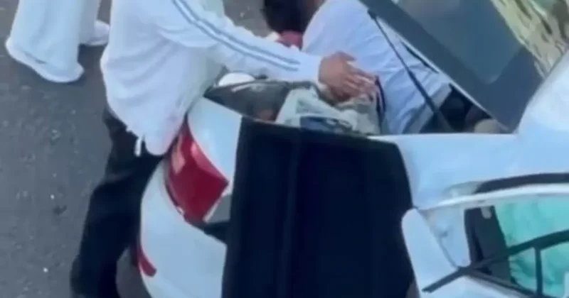 Diyarbakır’da kazada yaralılar otomobilin içinde sıkıştı