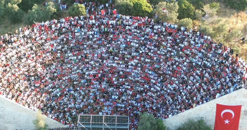 2 bin yıllık tarihi Antiphellos Antik Tiyatrosu nda milli maç heyecanı
