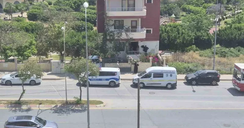 Merdivenden düşen yaşlı adam hayatını kaybetti