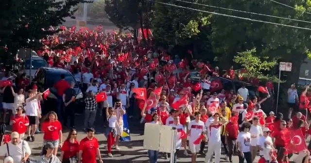 Türk taraftarlar stadyuma böyle gitti VİDEO İZLE