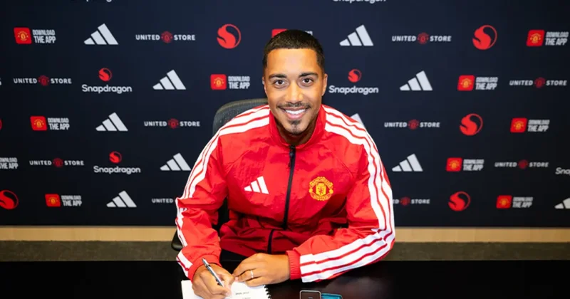 Youri Tielemans, Manchester United a imza attı!