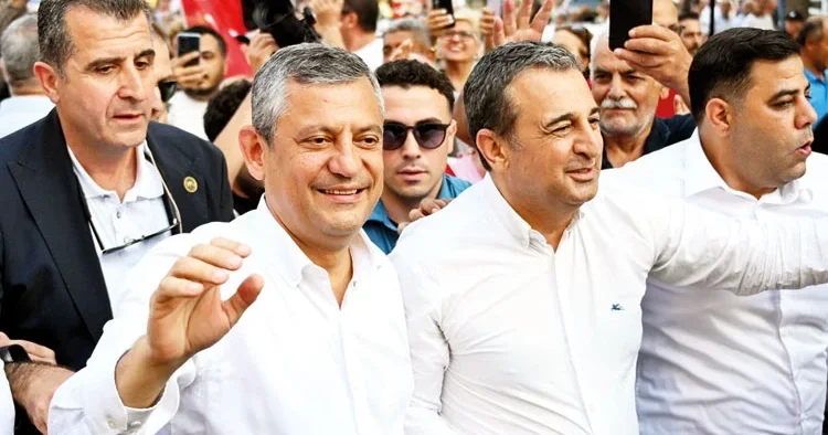 Özel’den kurultay hamlesi... Çağrı heyeti isteyecek