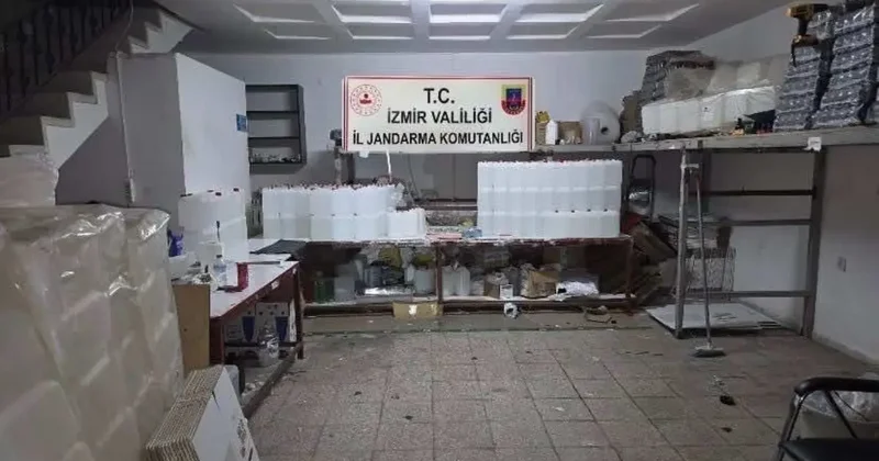 İzmir’de 2.5 milyon TL’lik kaçak alkol ve tütün operasyonu