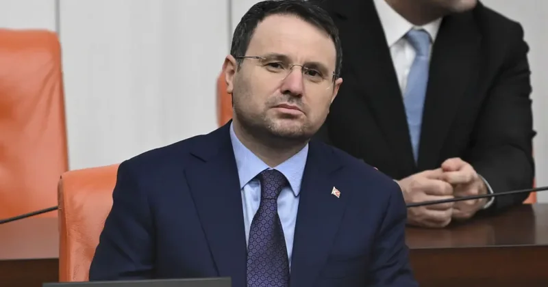 Bakan Gürlek duyurdu! Çetelere operasyon: Çok sayıda gözaltı var