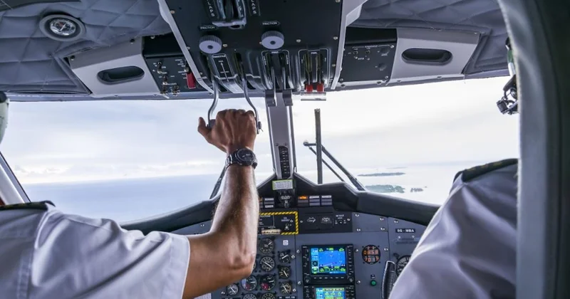 Uçakla gökyüzüne bunu yazdı: Genç pilot acilen izne çıkarıldı Sözcü Gazetesi