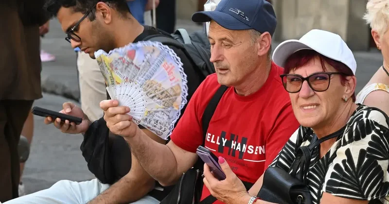 Avrupa ülkesi kavruluyor: 22 şehirde sıcaklık krizi!