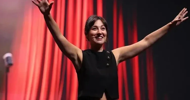 Kanuni hakkındaki sözler nedeniyle yargılanıyordu: Komedyen Tuba Ulu ya 5 ay hapis