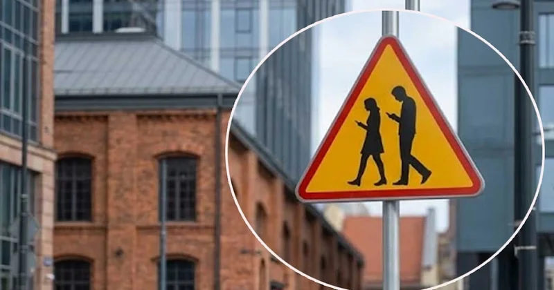 Bu trafik tabelasını gören telefonu, kulaklığı acilen bırakacak Sözcü Gazetesi