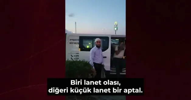 Polonya da ırkçı provokasyon: Namaz kılan Müslümanlara saldırdı