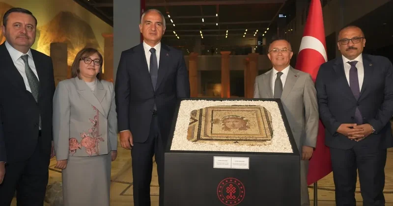 ABD den iade edilen Zeugma mozaik paneli evine kavuştu! Bakan Ersoy: Tarih sayfalarındaki boşlukları dolduruyoruz