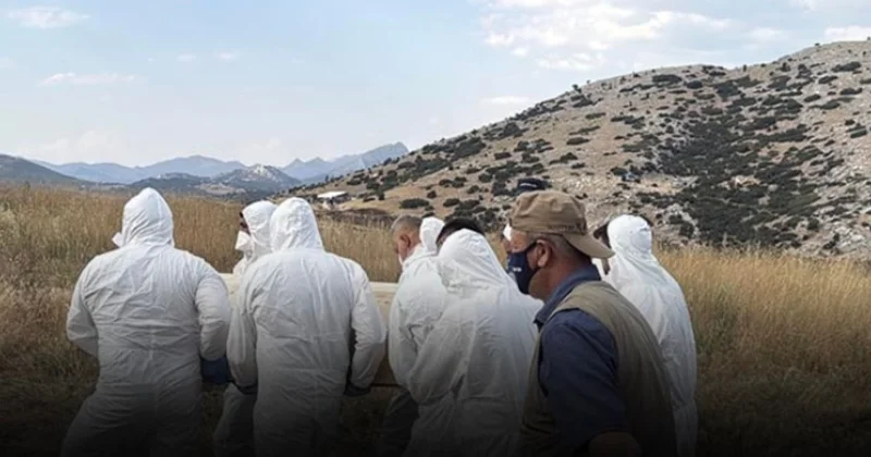 Görüntüler Türkiye den... Hastalık bulaştı, 15 gün içerisinde hayatını kaybetti, cenazesine koruyucu kıyafetlerle geldiler Sözcü Gazetesi
