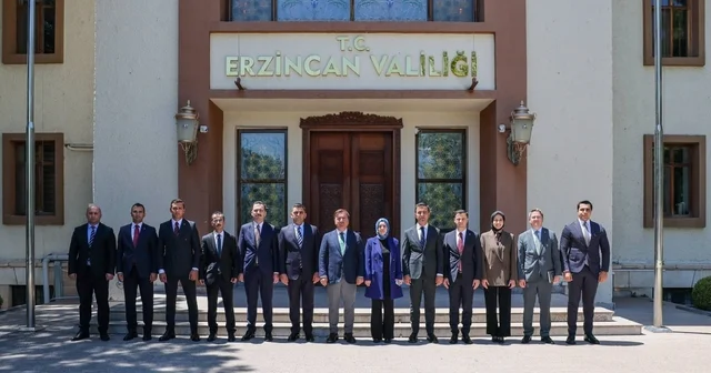 Vali Aydoğdu, yeni atanan vali yardımcıları ve kaymakamlarla toplantı yaptı Erzincan Haberleri Habertürk Yerel Haberler