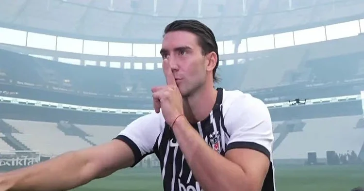 Dusan Vlahovic ten imza töreninden taraftara şampiyonluk mesajı: Hazır mısınız? Başlıyoruz!
