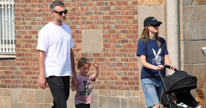 Jennifer Lawrence ailesiyle New York gezintisinde