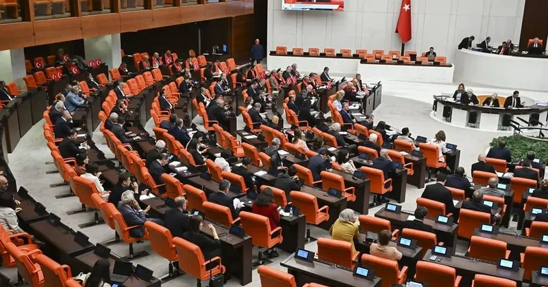 Peş peşe istifalar! Yeni Yol Grubuna destek geldi: CHP li isim partiden ayrıldı