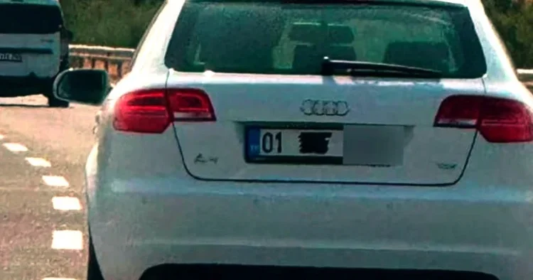 Aracının plakasını gizleyen sürücüye dikkat çeken ceza