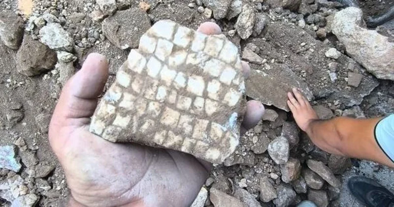 Hatay da altyapı kazısında mozaik bulundu