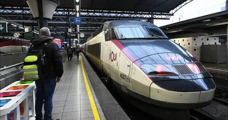 Belçika da kavurucu sıcaklar tren seferlerini vurdu: Bazıları iptal edildi Sözcü Gazetesi
