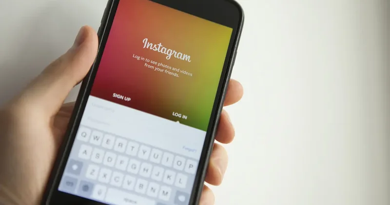 Instagram’ın yazılı logosu değişti: Yeni tasarım sosyal medyayı ikiye böldü
