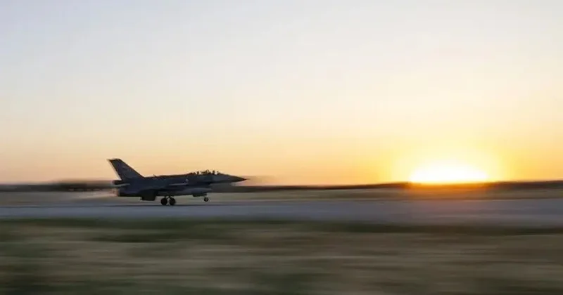 Türk F 16 lar havada vurdu! Letonya hava sahasında hareketli anlar