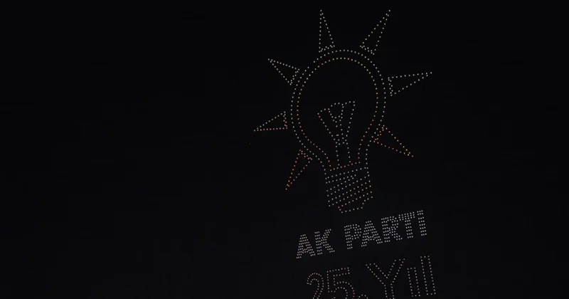 AK Parti nin 25. yılına özel dron gösterisi: Tarihi organizasyon izleyenlerin nefesini kesti!