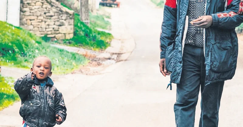 MEVLÜT TEZEL Yedi dil bilen entelektüel sevimli dev