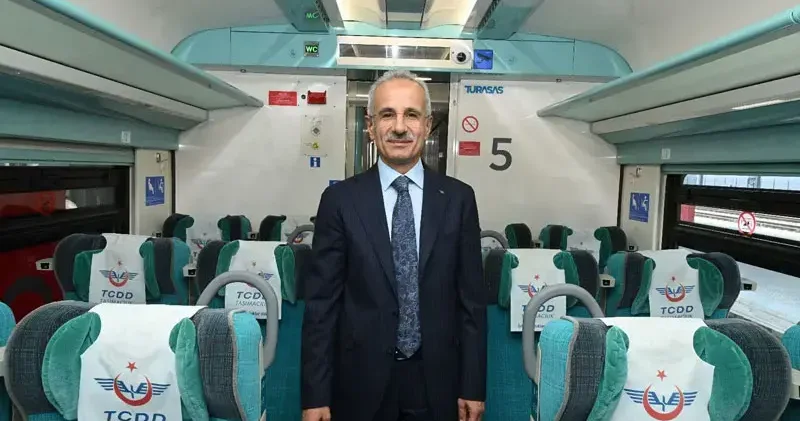 Bakan Uraloğlu: Hızlı trenle bağlanan il sayımızı 27 ye yükseltmeyi hedefliyoruz