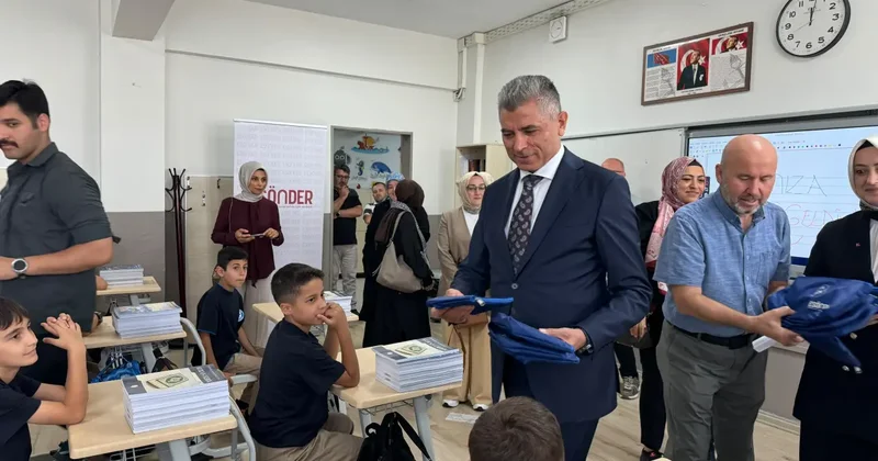 Eyüpsultan’da öğrencilerin yüzünü güldüren proje! 13 okulda “Aramıza Hoş Geldin” sürprizi