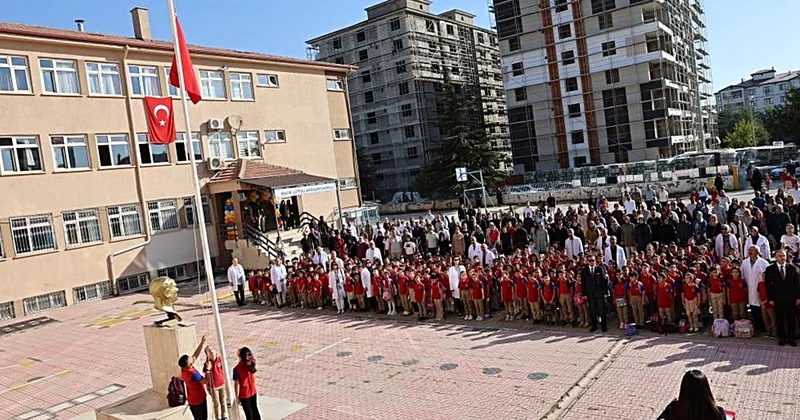 17 milyon öğrenci dersbaşı yaptı! Okul kapılarındaki yeni uygulama dikkat çekti