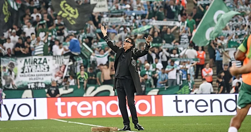 Bursaspor tribünlerinde tüyleri diken diken eden anlar! Gökhan Kırdar la Cendere şovu